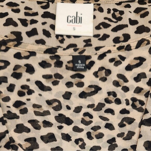 CAbi Top Flutter Blouse Ruffle Sleeveless Cheetah Animal Print Black Cream S - Picture 13 of 16